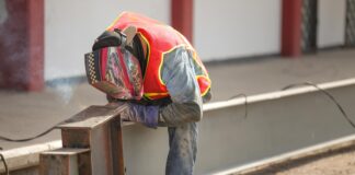 SUPERVISA CARLOS PEÑA ORTIZ AVANCE DE TECHUMBRE EN SECUNDARIA DEL SURPONIENTE DE REYNOSA