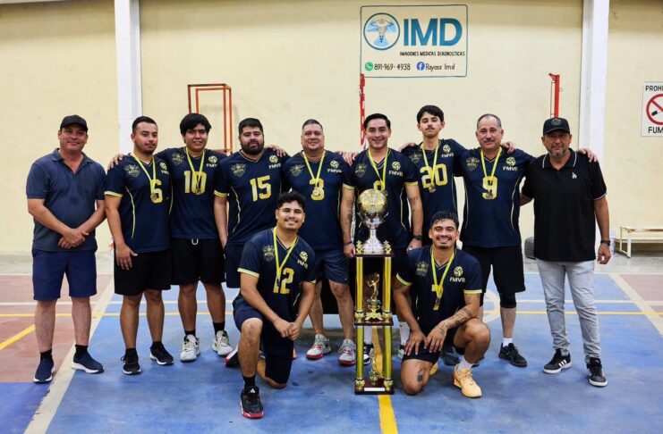 PREMIACIÓN DE TORNEO DE VÓLEIBOL