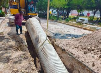 AVANZA GOBIERNO DE CARLOS PEÑA ORTIZ EN CONSTRUCCIÓN DE COLECTOR SANITARIO DE LA LEAL PUENTE