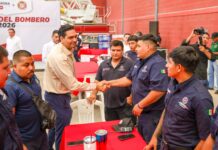 FELICITÓ CARLOS PEÑA ORTIZ A LOS BOMBEROS DE REYNOSA