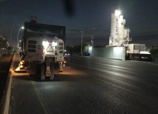 REALIZA SERVICIOS PÚBLICOS BARRIDO NOCTURNO DE AVENIDAS PRINCIPALES