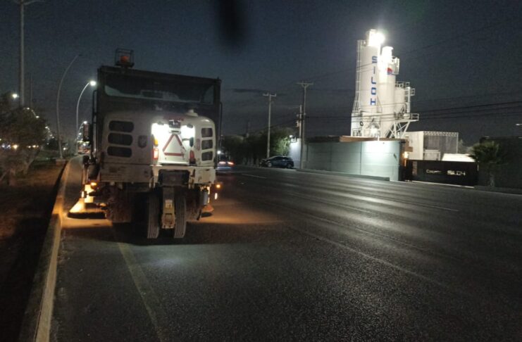 REALIZA SERVICIOS PÚBLICOS BARRIDO NOCTURNO DE AVENIDAS PRINCIPALES