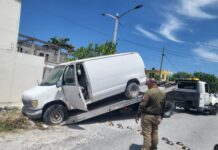 RETIRA VIGILANCIA AMBIENTAL VEHÍCULOS ABANDONADOS EN LAY VÍA PÚBLICA