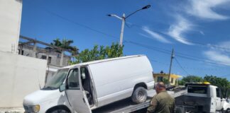RETIRA VIGILANCIA AMBIENTAL VEHÍCULOS ABANDONADOS EN LAY VÍA PÚBLICA