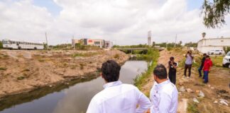 NO TIRAR BASURA EN LA VÍA PÚBLICA: EXHORTA EL ALCALDE CARLOS PEÑA ORTIZ PARA FACILITAR FLUJO EN DRENES
