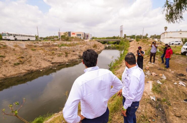 NO TIRAR BASURA EN LA VÍA PÚBLICA: EXHORTA EL ALCALDE CARLOS PEÑA ORTIZ PARA FACILITAR FLUJO EN DRENES