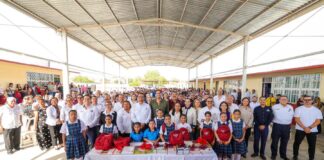 DiO INICIO A CICLO ESCOLAR 2026-2027 EL ALCALDE CARLOS PEÑA ORTIZ CON EL SRIO. DE DESARROLLO ENERGÉTICO WALTER JULIÁN ÁNGEL JIMÉNEZ