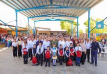 ENTREGÓ CARLOS PEÑA ORTIZ MOCHILAS Y ÚTILES ESCOLARES EN EL INICIÓ DEL CICLO ESCOLAR 2026-2027