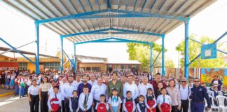 ENTREGÓ CARLOS PEÑA ORTIZ MOCHILAS Y ÚTILES ESCOLARES EN EL INICIÓ DEL CICLO ESCOLAR 2026-2027