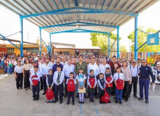ENTREGÓ CARLOS PEÑA ORTIZ MOCHILAS Y ÚTILES ESCOLARES EN EL INICIÓ DEL CICLO ESCOLAR 2026-2027