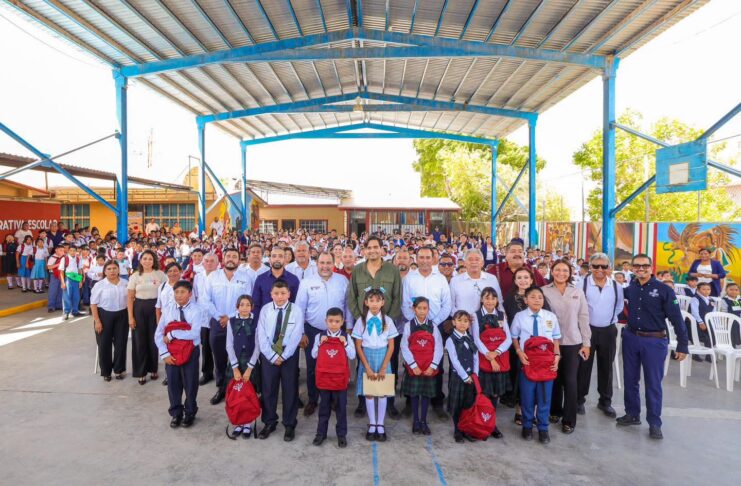 ENTREGÓ CARLOS PEÑA ORTIZ MOCHILAS Y ÚTILES ESCOLARES EN EL INICIÓ DEL CICLO ESCOLAR 2026-2027