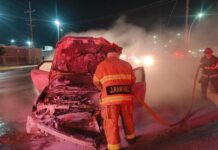 CONTROLA INCENDIO PROTECCIÓN CIVIL Y BOMBEROS DE REYNOSA CON ESPUMA ESPECIAL