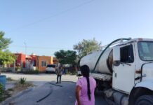 ABASTECEN DE AGUA POTABLE A FAMILIAS POR TEMPORADA DE EXTREMO CALOR EN REYNOSA