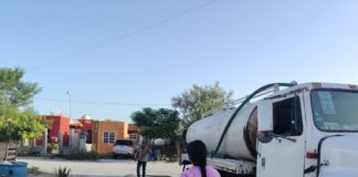 ABASTECEN DE AGUA POTABLE A FAMILIAS POR TEMPORADA DE EXTREMO CALOR EN REYNOSA