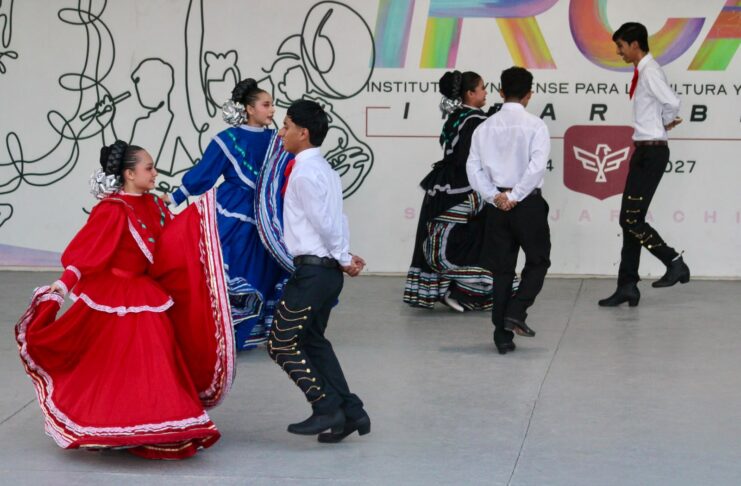 IMPULSÓ GOBIERNO DE CARLOS PEÑA ORTIZ CULTURA Y COMERCIO LOCAL