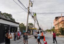 INMENSA ALEGRΓA DE FAMILIAS DE VILLAS DE ESMERALDA POR REHABILITACIΓN DE ALUMBRADO