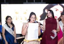 CORONAN A EVELYN I, REINA DE LAS FIESTAS PATRONALES