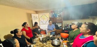 CAPACITAN A MUJERES DE LOS VILLARREALES CON CURSO DE CHORIZO ARTESANAL