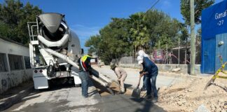 REPONE COMAPA EL PAVIMENTO Y CONCRETO DE VIALIDADES TRAS TRABAJO DE REPARACIÓN