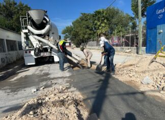 REPONE COMAPA EL PAVIMENTO Y CONCRETO DE VIALIDADES TRAS TRABAJO DE REPARACIÓN