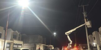 INSTALAN NUEVAS LUMINARIAS EN PRIVADAS DE LA HACIENDA PARA REFORZAR SEGURIDAD Y VISIBILIDAD
