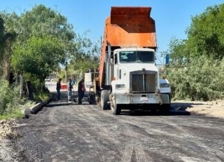 MEJORAN ACCESOS CON PAVIMENTACIÓN DE LA CALLE LEOPOLDO CORL