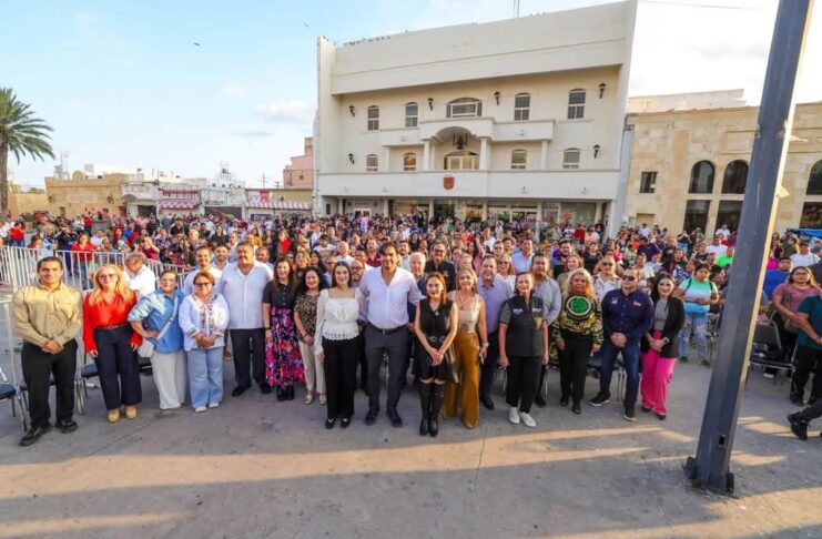 INAUGURÓ CARLOS PEÑA ORTIZ MONUMENTAL ALTAR EN LA PLAZA PRINCIPAL DE REYNOSA